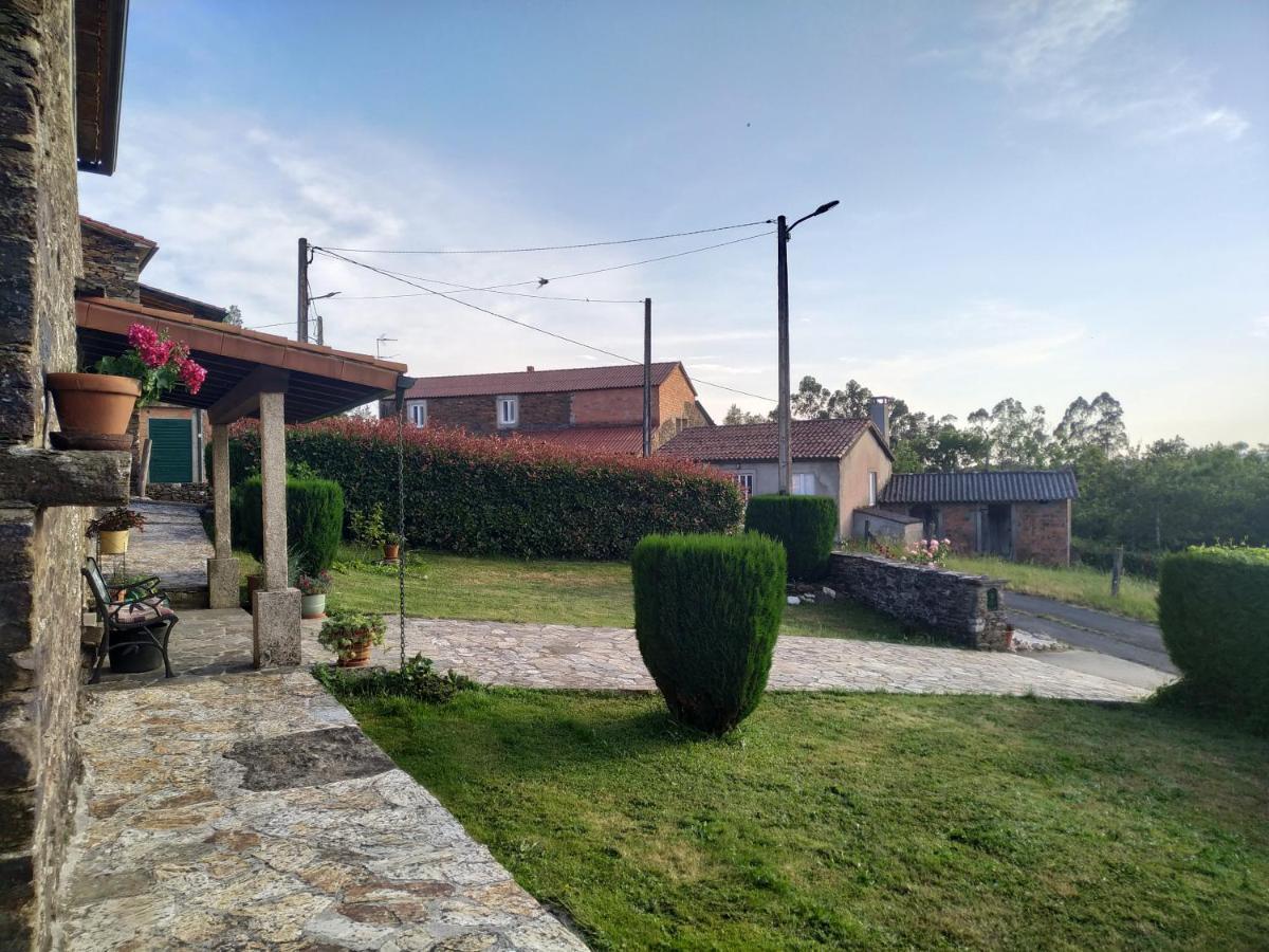 Casa O Castelo En Touro Villa Eksteriør bilde
